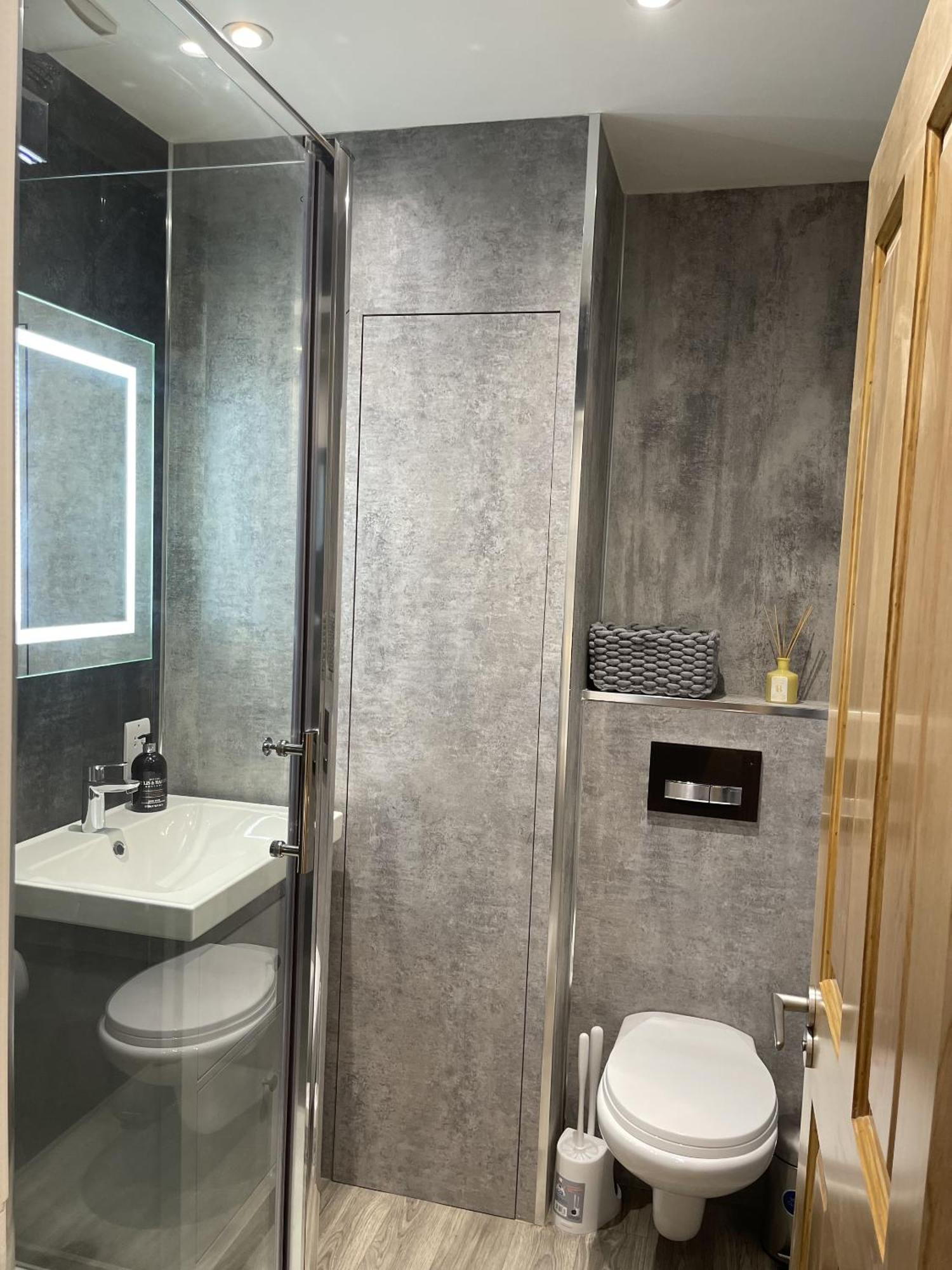 בריסטול Superb Townhouse Near Vibrant Gloucester Road מראה חיצוני תמונה